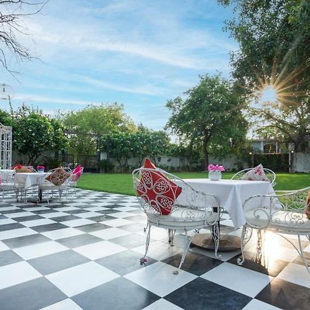 Hotel Casa Aishbagh ラクナウ エクステリア 写真