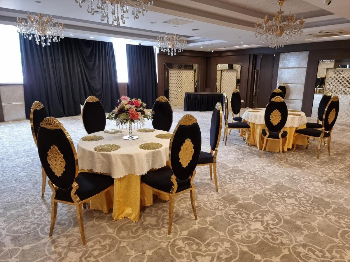 Hotel Casa Aishbagh ラクナウ エクステリア 写真