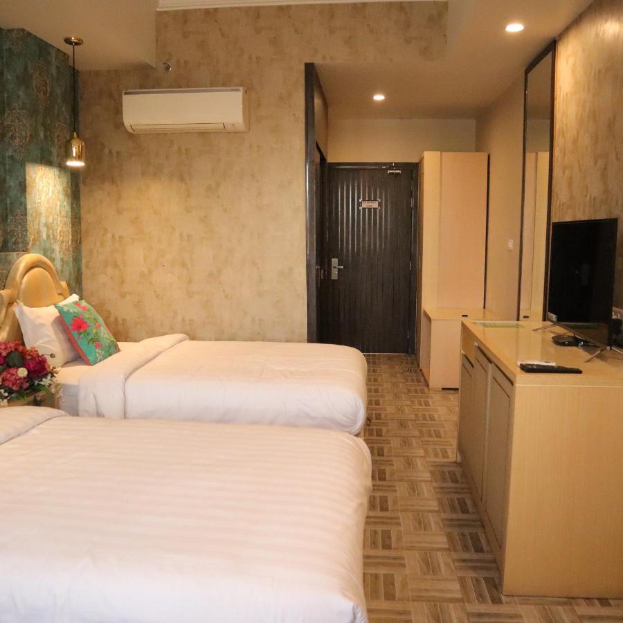 Hotel Casa Aishbagh ラクナウ エクステリア 写真