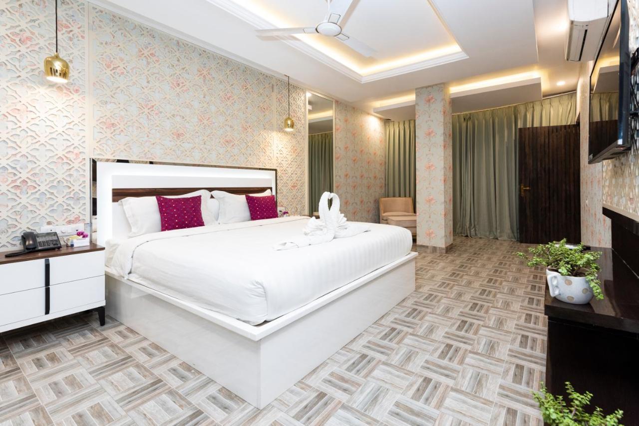 Hotel Casa Aishbagh ラクナウ エクステリア 写真