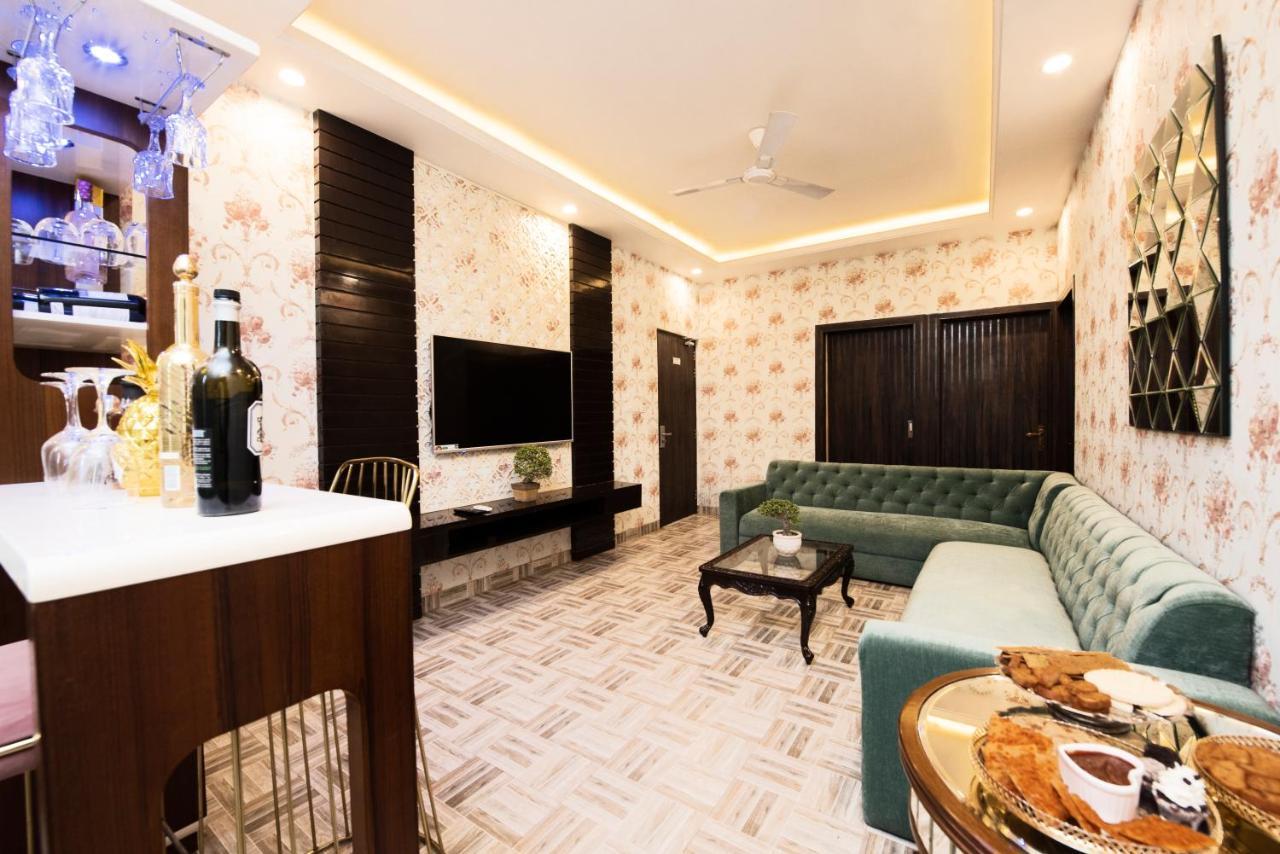 Hotel Casa Aishbagh ラクナウ エクステリア 写真