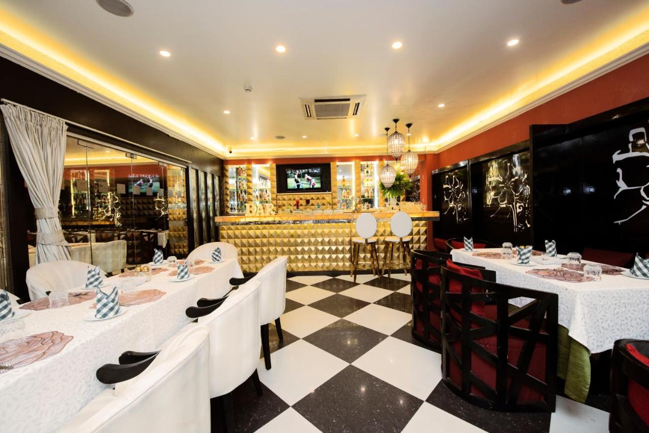Hotel Casa Aishbagh ラクナウ エクステリア 写真