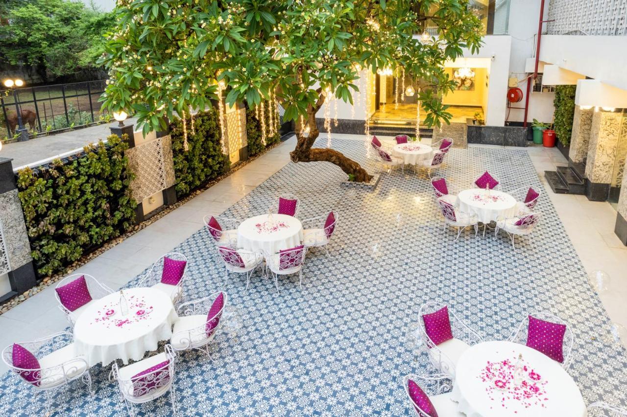 Hotel Casa Aishbagh ラクナウ エクステリア 写真