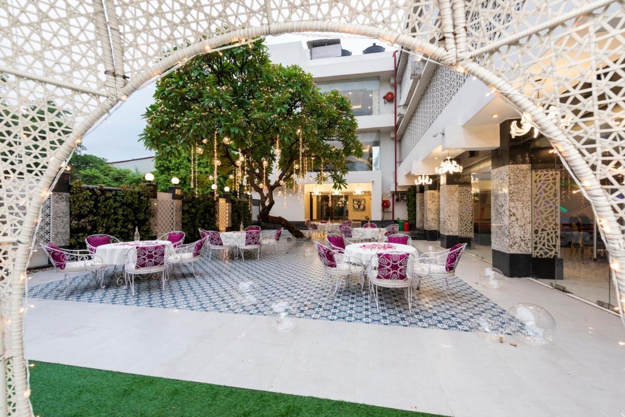 Hotel Casa Aishbagh ラクナウ エクステリア 写真