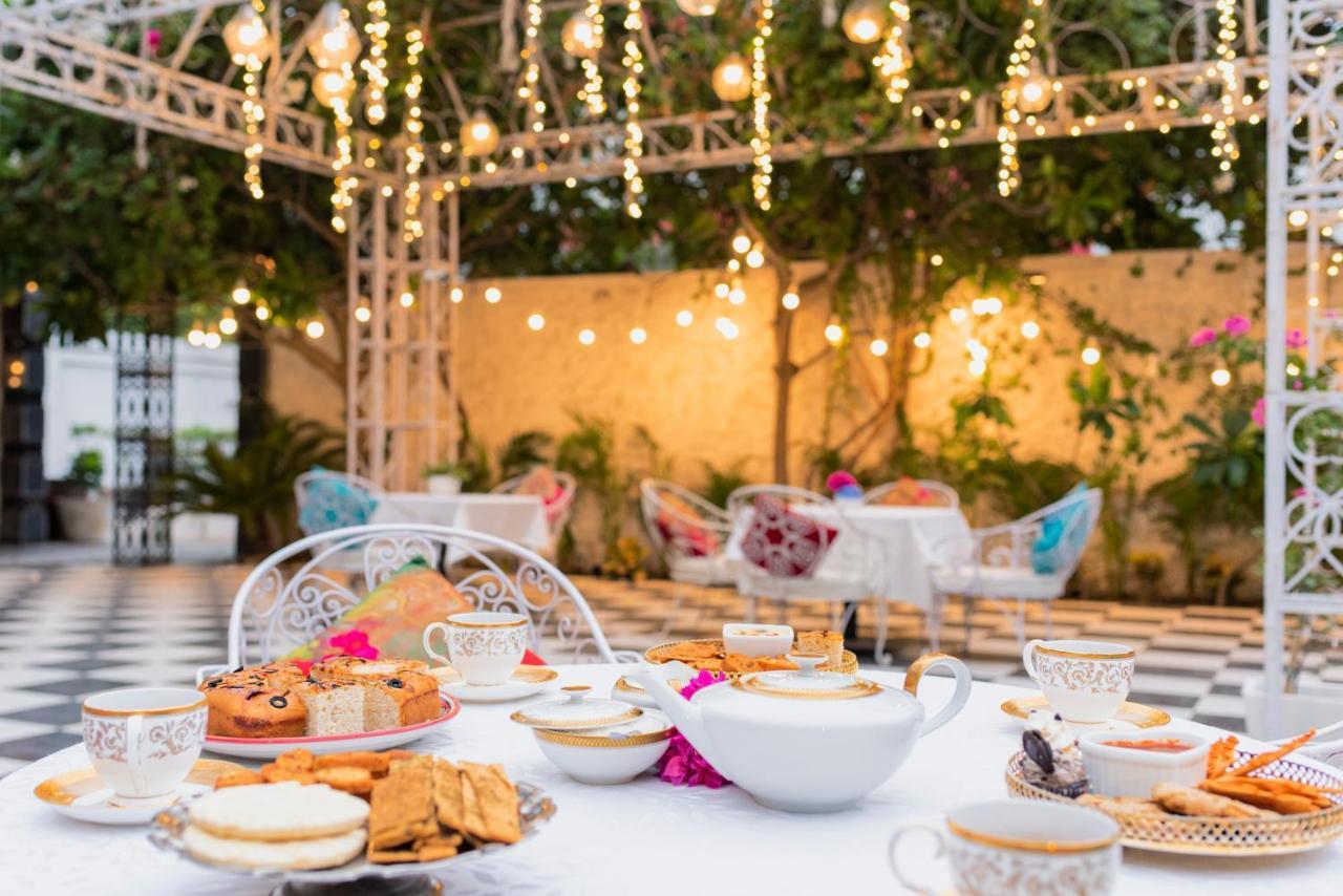 Hotel Casa Aishbagh ラクナウ エクステリア 写真