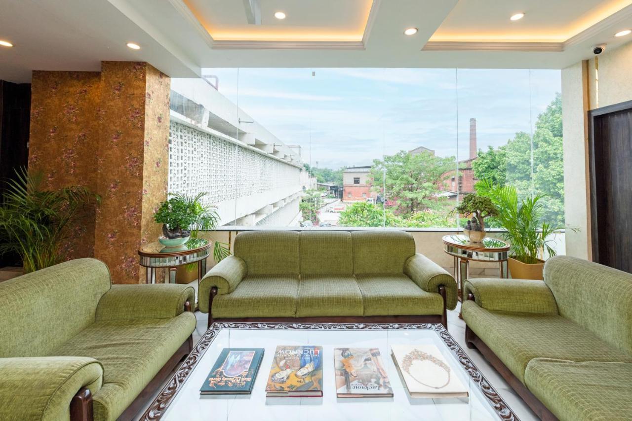 Hotel Casa Aishbagh ラクナウ エクステリア 写真
