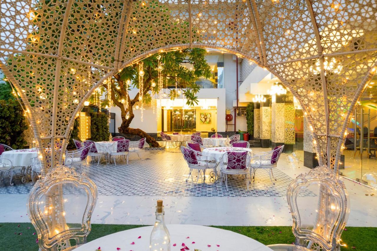 Hotel Casa Aishbagh ラクナウ エクステリア 写真