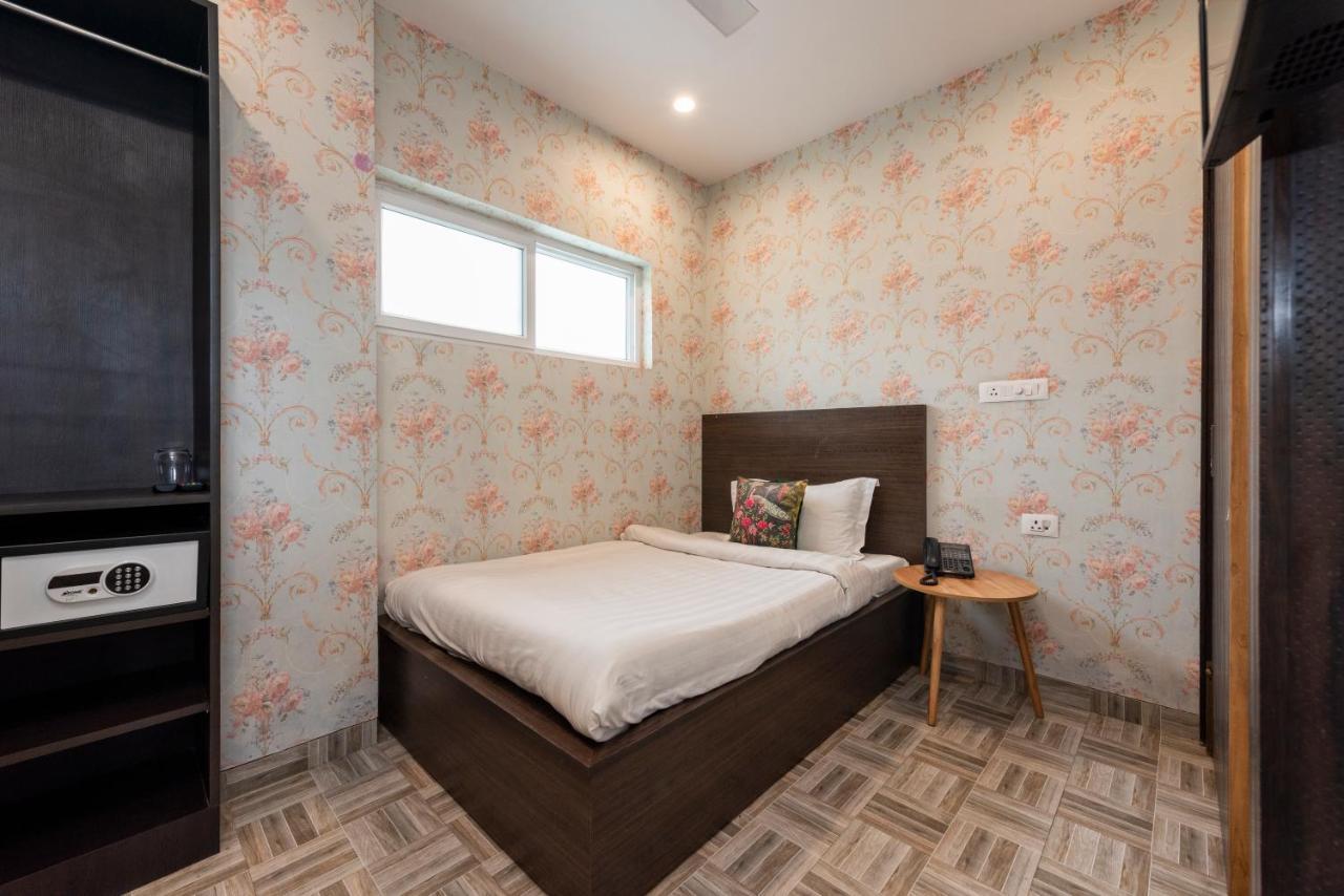 Hotel Casa Aishbagh ラクナウ エクステリア 写真